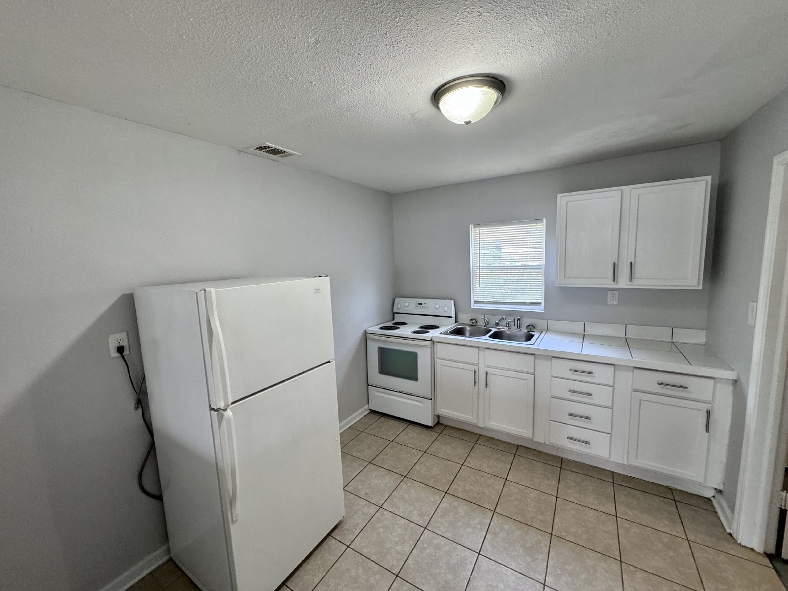 2227 Ct-2 Bed/1 Bath Duplex - Recently Renovated & Move in Ready property image